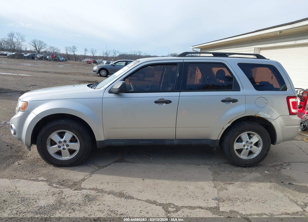 2010 FORD ESCAPE XLS VIN: 1FMCU9C76AKA61854