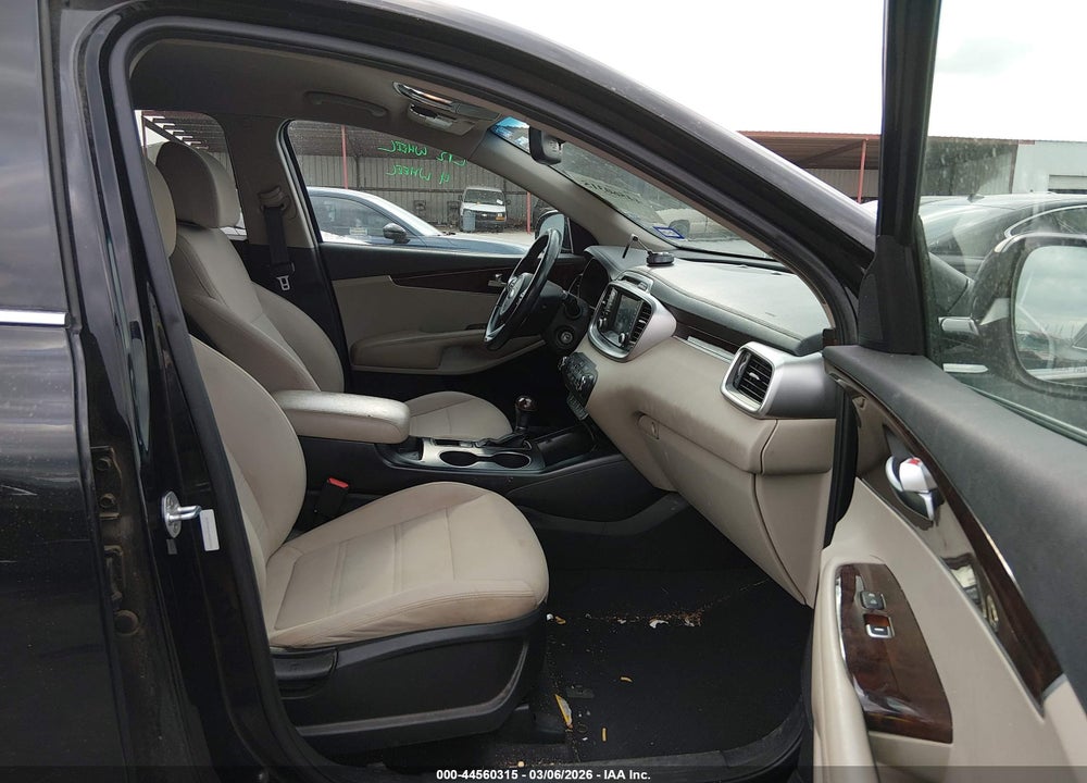 2017 KIA SORENTO 3.3L LX VIN: 5XYPG4A51HG307100