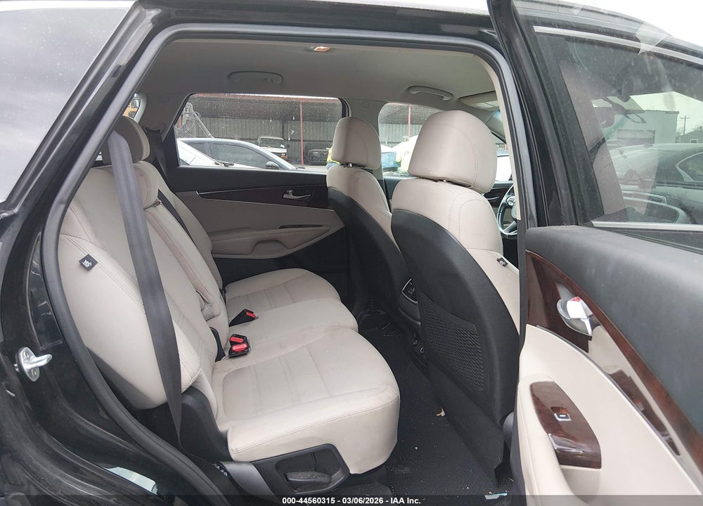 2017 KIA SORENTO 3.3L LX VIN: 5XYPG4A51HG307100