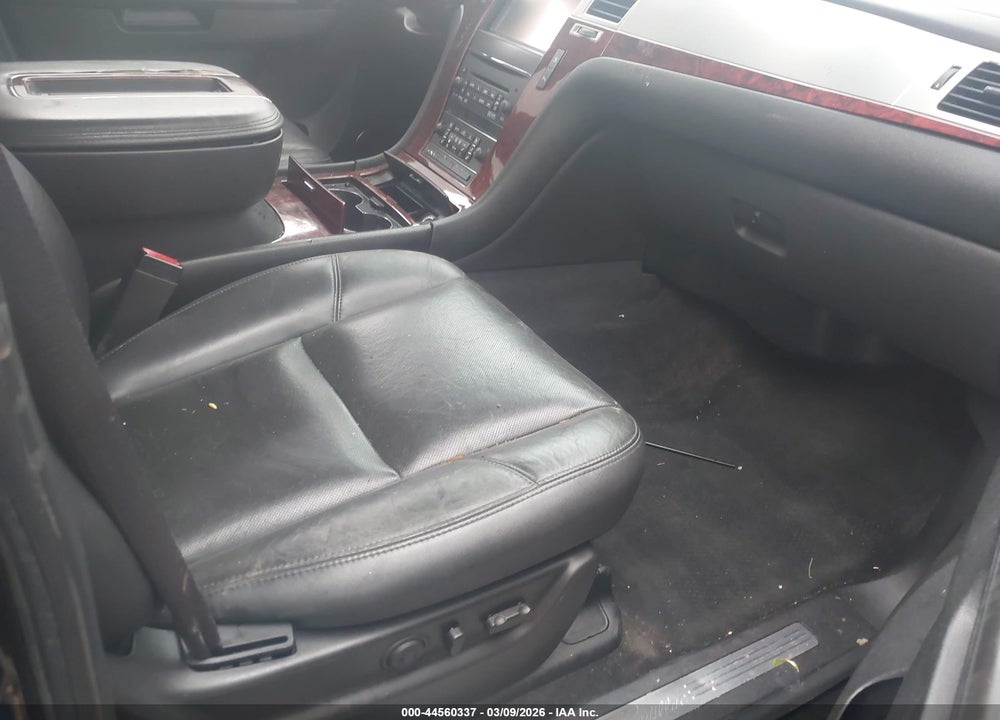 2013 CADILLAC ESCALADE LUXURY VIN: 1GYS3BEF5DR205432