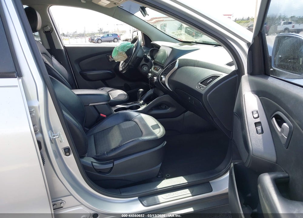 2011 HYUNDAI TUCSON GLS VIN: KM8JU3AC3BU160061