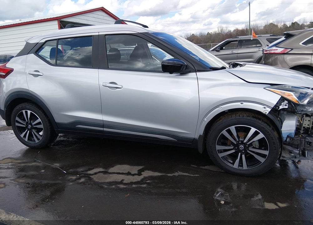2018 NISSAN KICKS SR VIN: 3N1CP5CU7JL531823