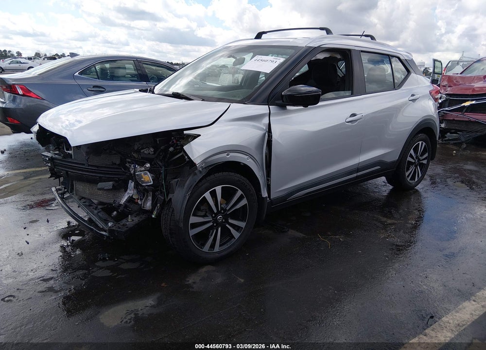 2018 NISSAN KICKS SR VIN: 3N1CP5CU7JL531823
