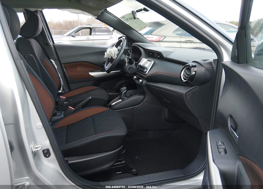 2018 NISSAN KICKS SR VIN: 3N1CP5CU7JL531823