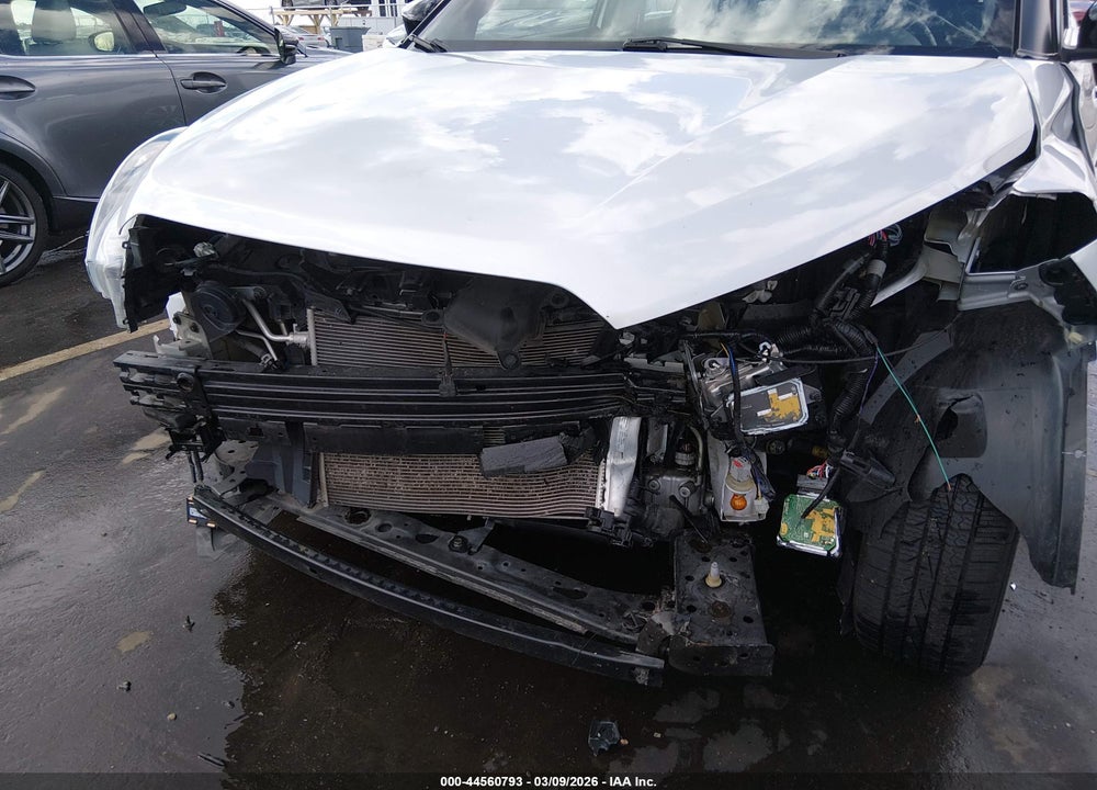 2018 NISSAN KICKS SR VIN: 3N1CP5CU7JL531823