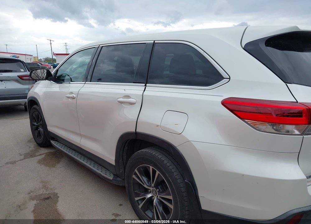 2019 TOYOTA HIGHLANDER LE VIN: 5TDZARFH9KS044570