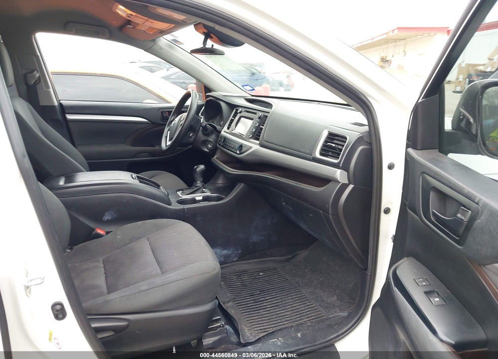 2019 TOYOTA HIGHLANDER LE VIN: 5TDZARFH9KS044570