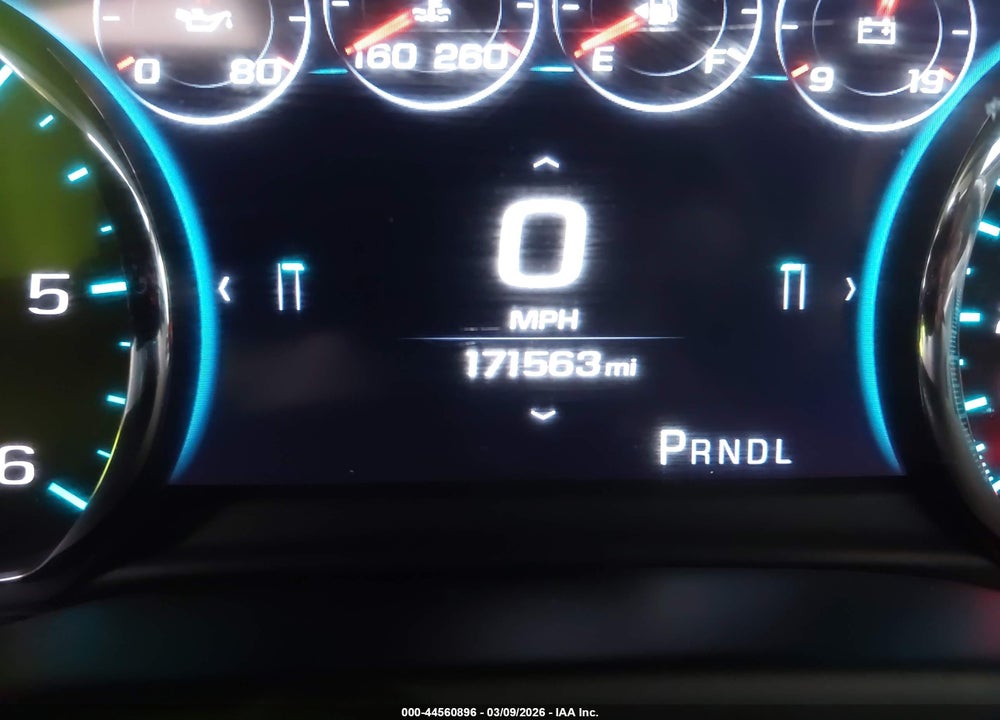 2018 GMC YUKON XL DENALI VIN: 1GKS2HKJ9JR225283