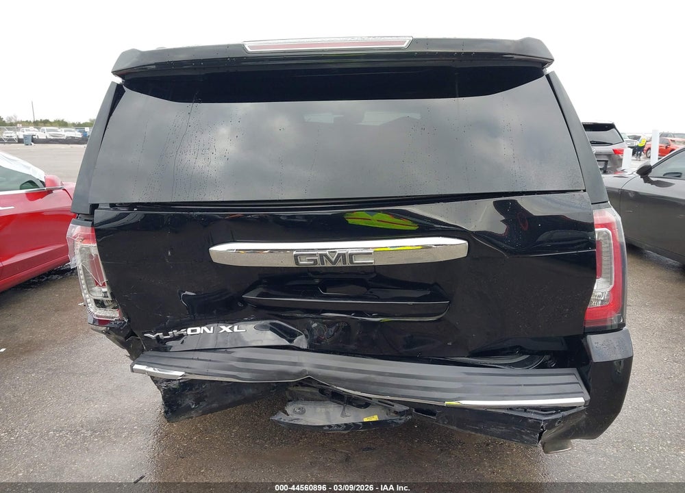 2018 GMC YUKON XL DENALI VIN: 1GKS2HKJ9JR225283