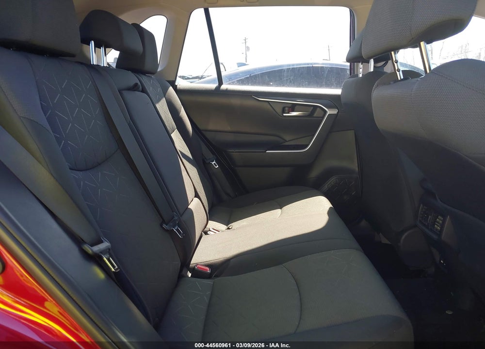 2021 TOYOTA RAV4 XLE VIN: 2T3W1RFV3MW167260