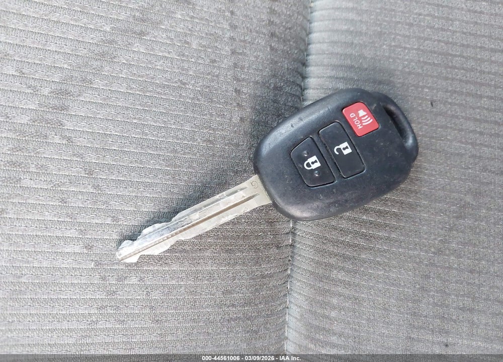 2013 TOYOTA PRIUS C TWO VIN: JTDKDTB30D1542334