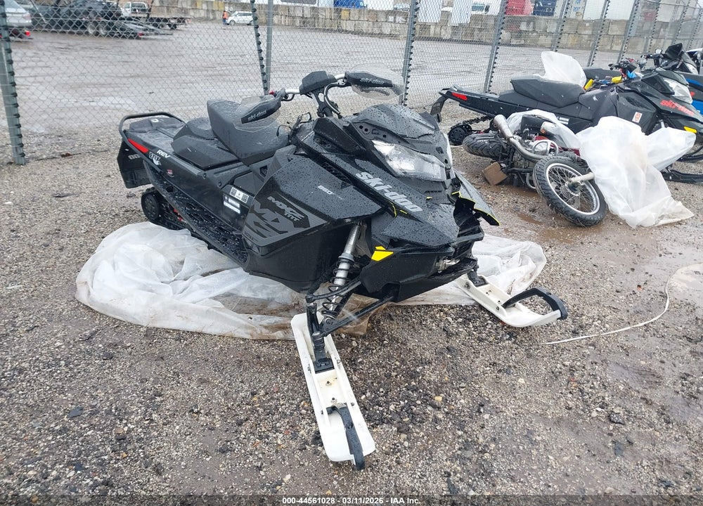 2017 SKI-DOO MXZ 850 E-TEC VIN: 2BPSUDHDXHV000754