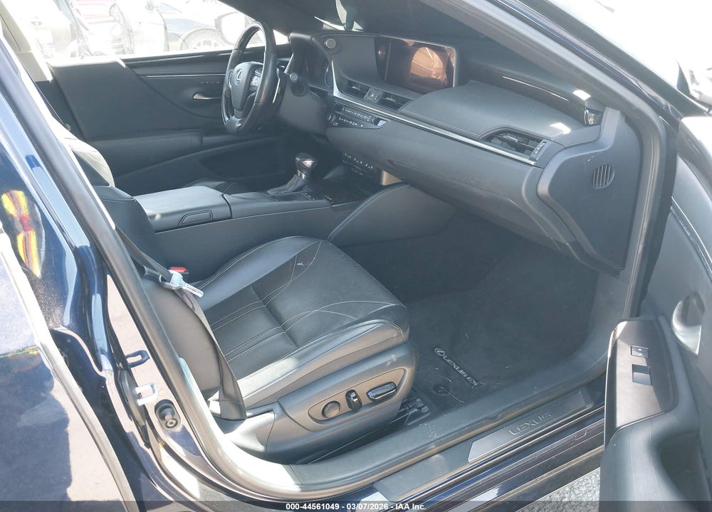 2019 LEXUS ES 350 LUXURY VIN: JTHBZ1B16K2001847