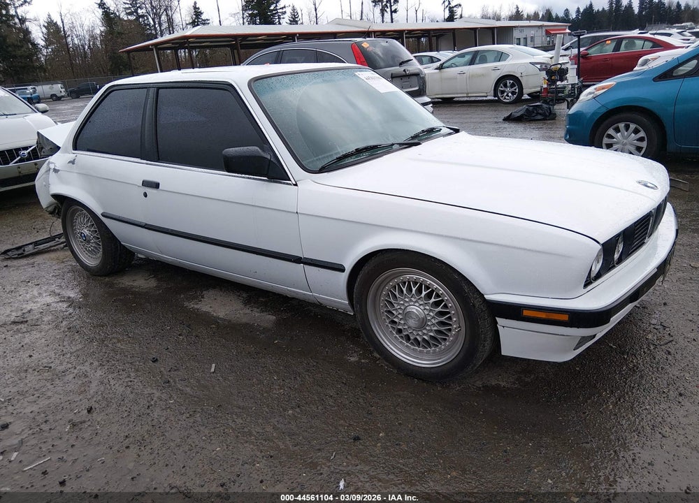 1989 BMW 325 I AUTOMATIC/IS AUTOMATIC VIN: WBAAA2301K8263186