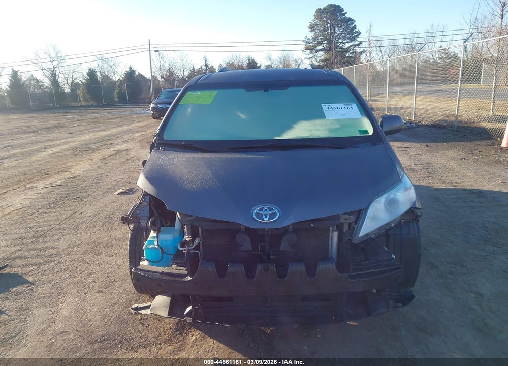 2017 TOYOTA SIENNA LE 8 PASSENGER VIN: 5TDKZ3DC7HS896004