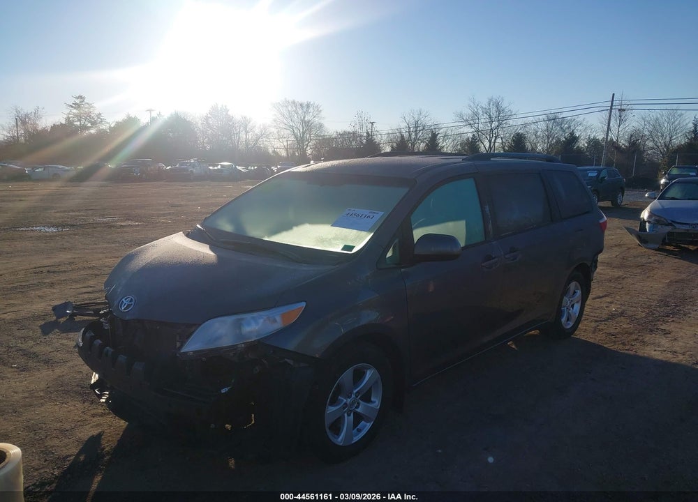 2017 TOYOTA SIENNA LE 8 PASSENGER VIN: 5TDKZ3DC7HS896004