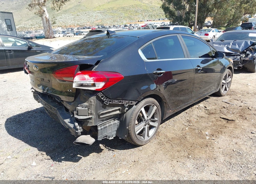 2018 KIA FORTE EX VIN: 3KPFL4A89JE199975