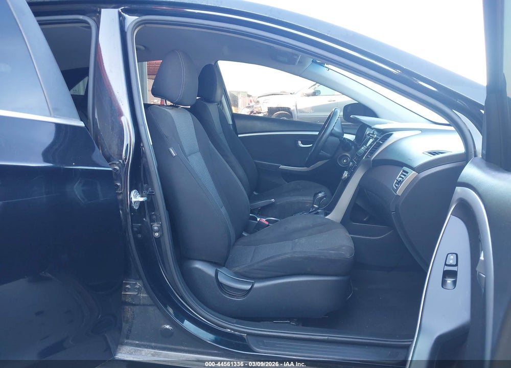 2016 HYUNDAI ELANTRA GT VIN: KMHD35LH2GU287721