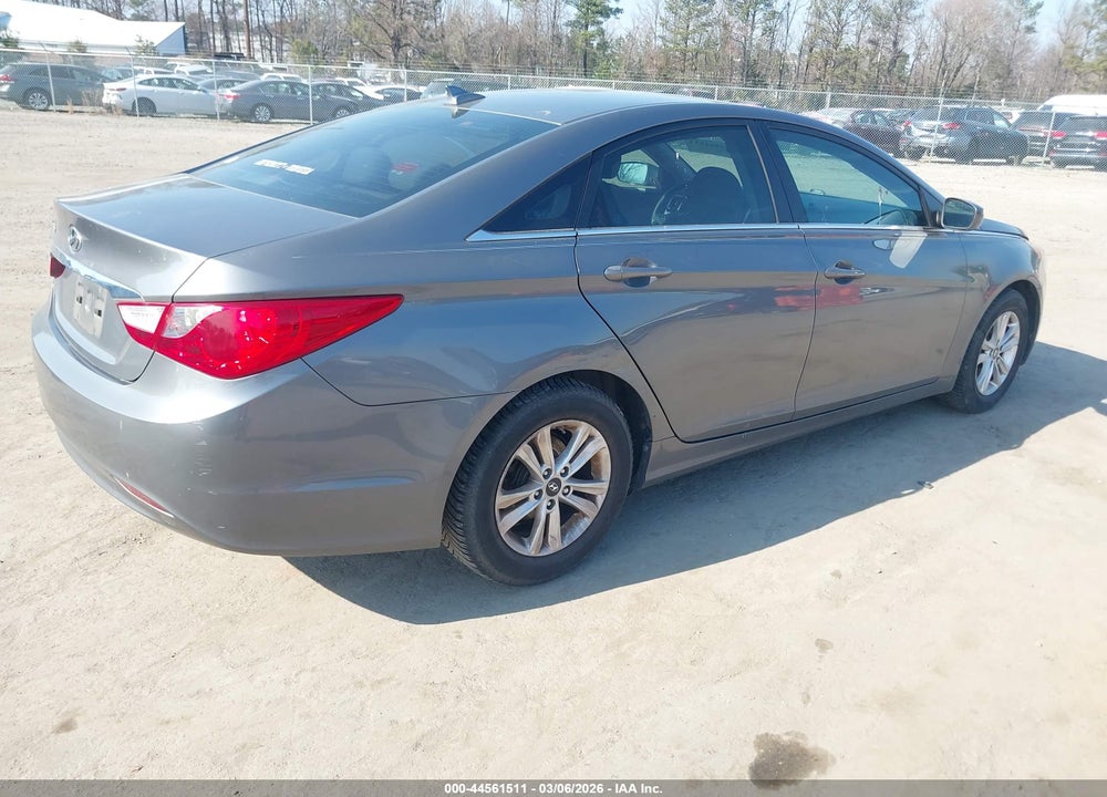 2013 HYUNDAI SONATA GLS VIN: 5NPEB4AC8DH765918