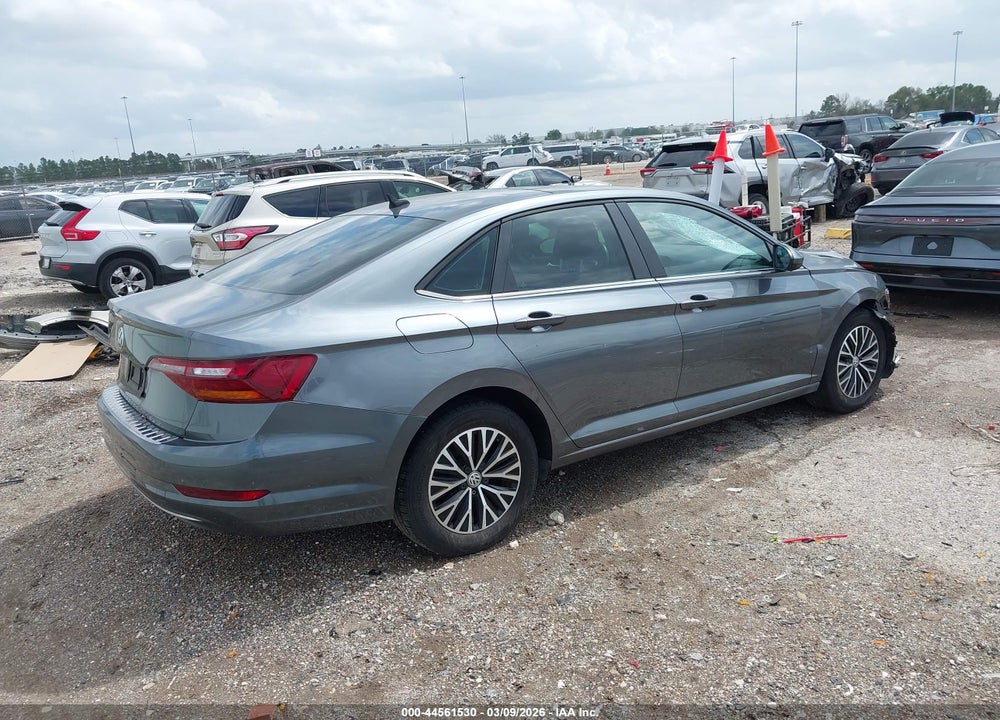 2019 VOLKSWAGEN JETTA 1.4T SEL VIN: 3VWE57BU4KM106173