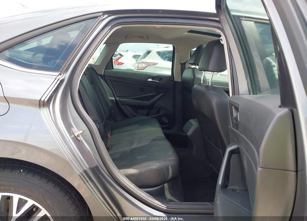 2019 VOLKSWAGEN JETTA 1.4T SEL VIN: 3VWE57BU4KM106173