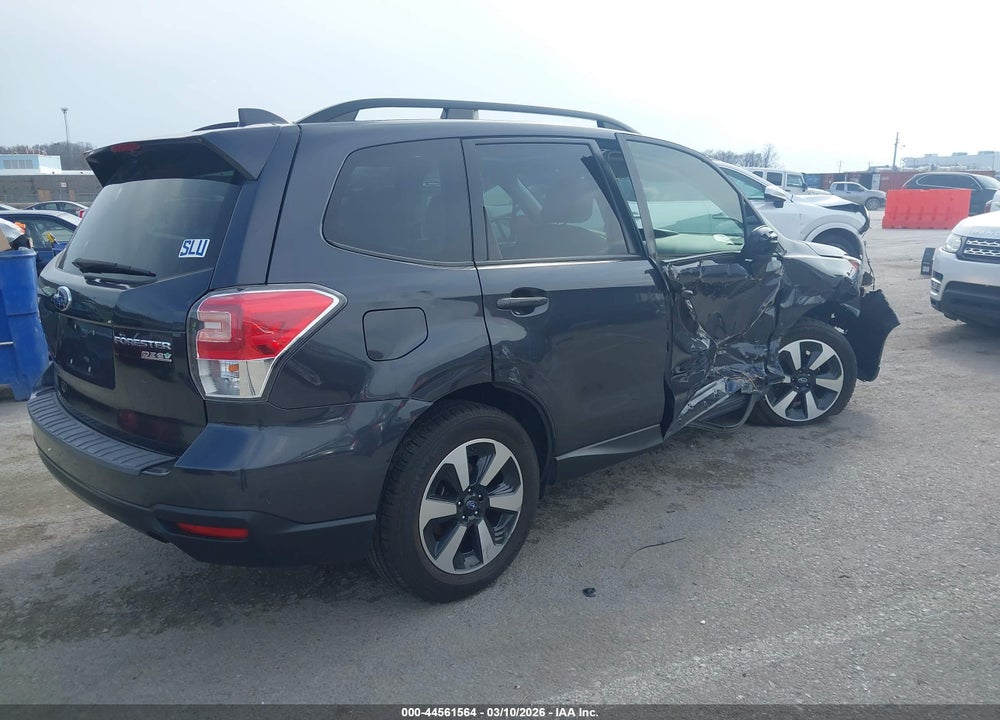 2017 SUBARU FORESTER 2.5I PREMIUM VIN: JF2SJAGC4HH584607