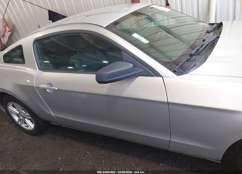 2014 FORD MUSTANG V6 VIN: 1ZVBP8AM6E5214163
