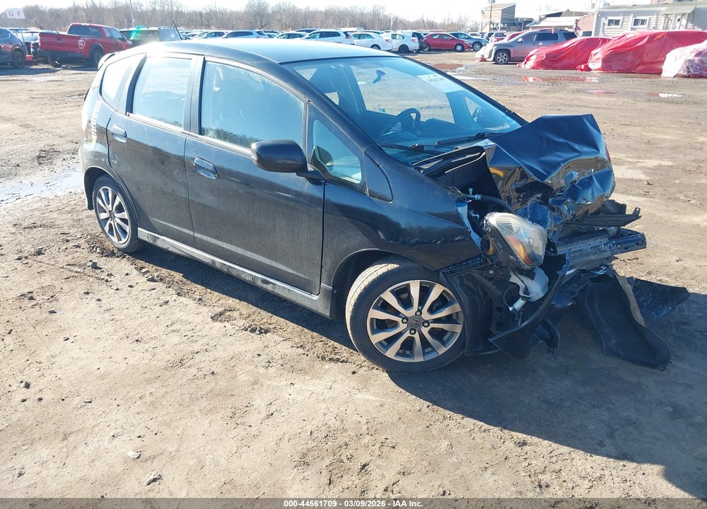 2013 HONDA FIT SPORT VIN: JHMGE8H51DC001319