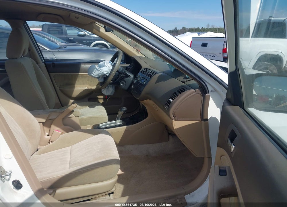 2005 HONDA CIVIC LX VIN: 2HGES16545H508064