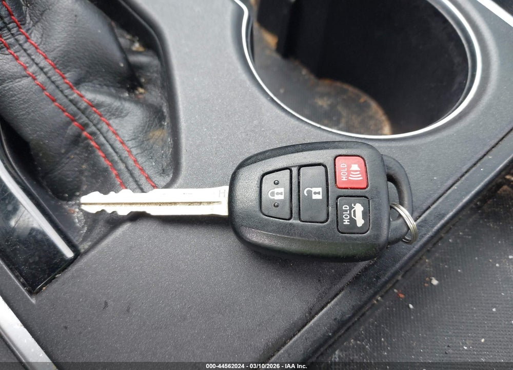 2017 TOYOTA CAMRY SE VIN: 4T1BF1FK6HU313253