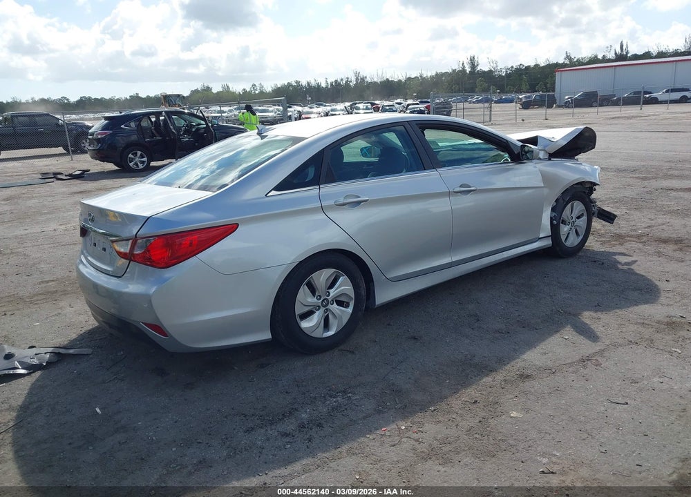2014 HYUNDAI SONATA GLS VIN: 5NPEB4AC0EH824879