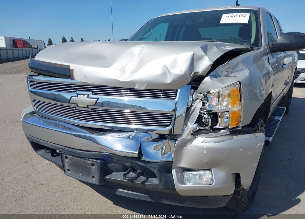 2008 CHEVROLET SILVERADO 1500 LT1 VIN: 2GCEC19C581239334