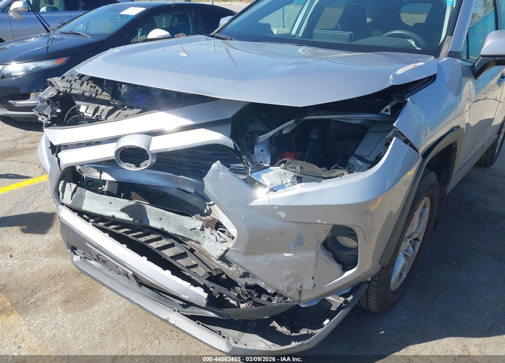 2021 TOYOTA RAV4 XLE VIN: 2T3W1RFV8MC148141