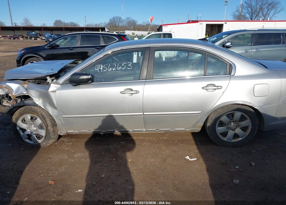 2009 KIA OPTIMA LX VIN: KNAGE228295322697