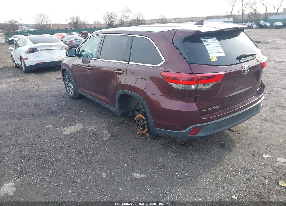 2019 TOYOTA HIGHLANDER XLE VIN: 5TDJZRFH1KS928976