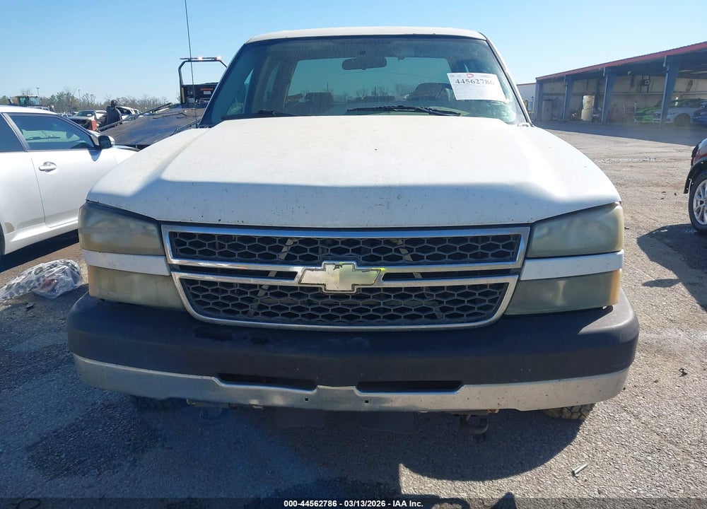 2005 CHEVROLET SILVERADO 2500HD WORK TRUCK VIN: 1GCHC23U05F821141