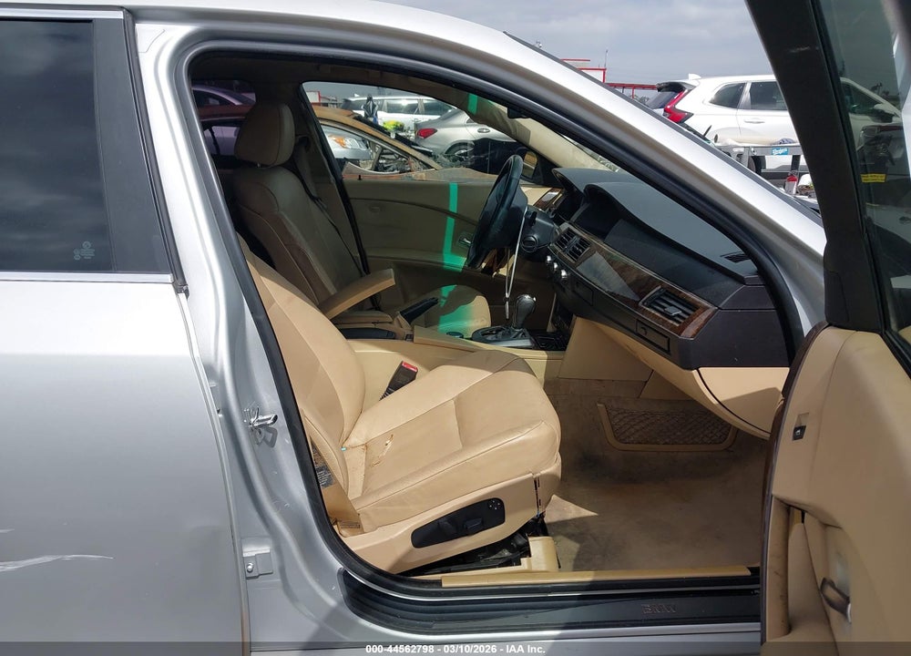 2007 BMW 525I VIN: WBANE53557CW62206