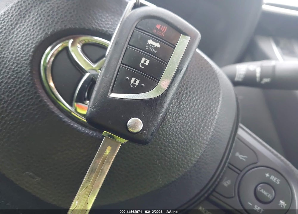 2020 TOYOTA COROLLA LE VIN: JTDEPRAE4LJ109589