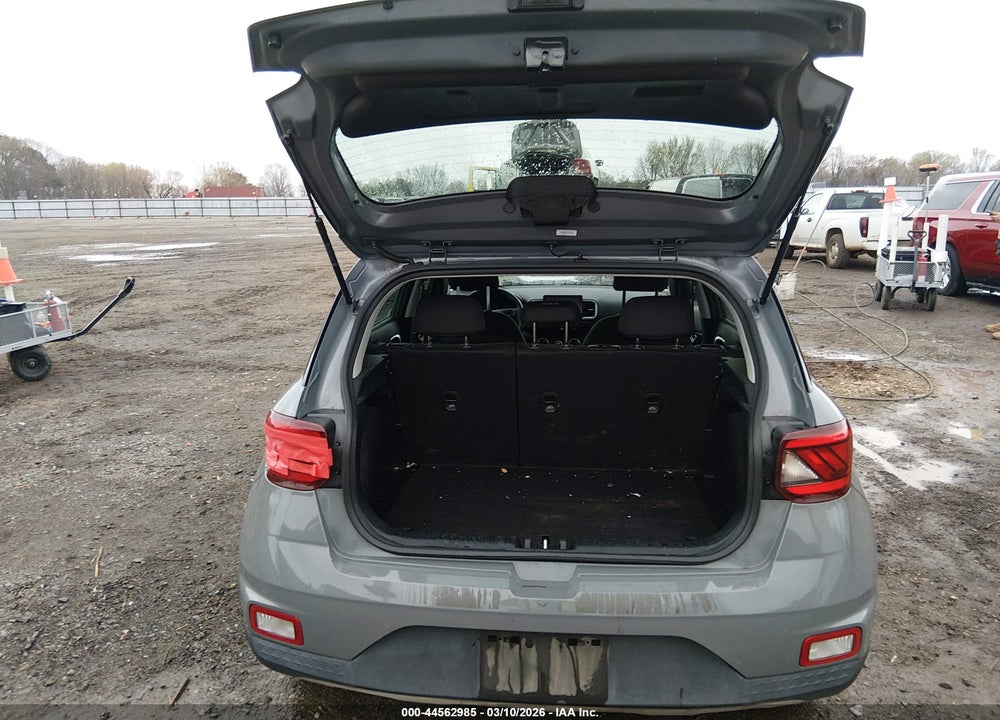 2021 HYUNDAI VENUE SE VIN: KMHRB8A3XMU073895