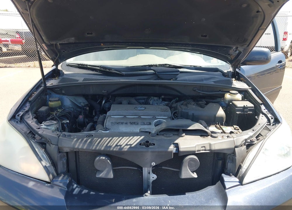 2005 LEXUS RX 330 VIN: JTJGA31U850057369