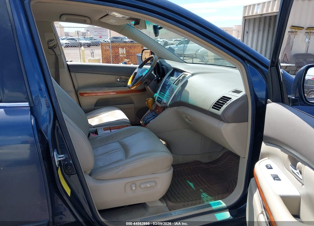 2005 LEXUS RX 330 VIN: JTJGA31U850057369