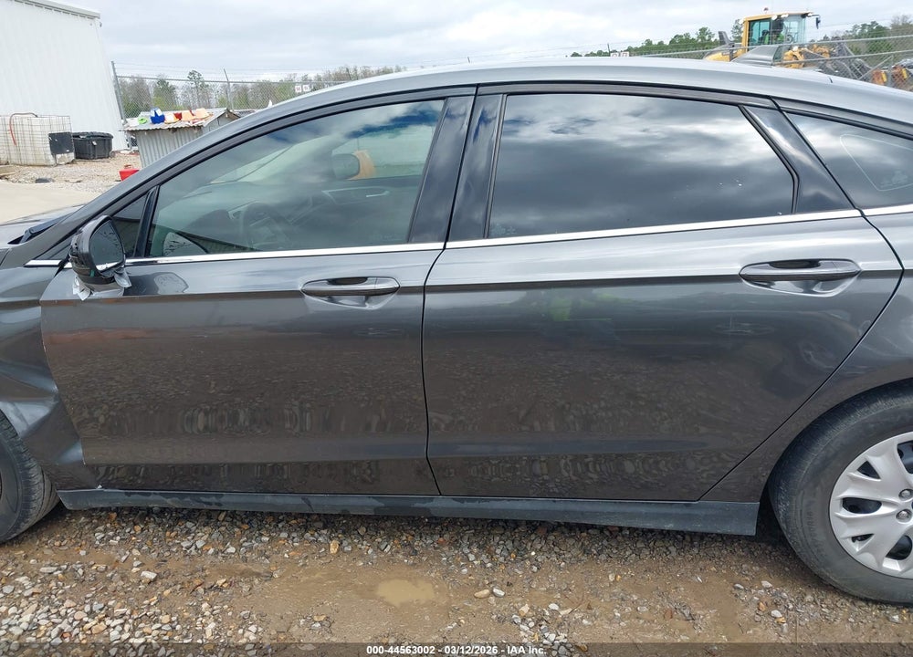 2020 FORD FUSION S VIN: 3FA6P0G71LR143705
