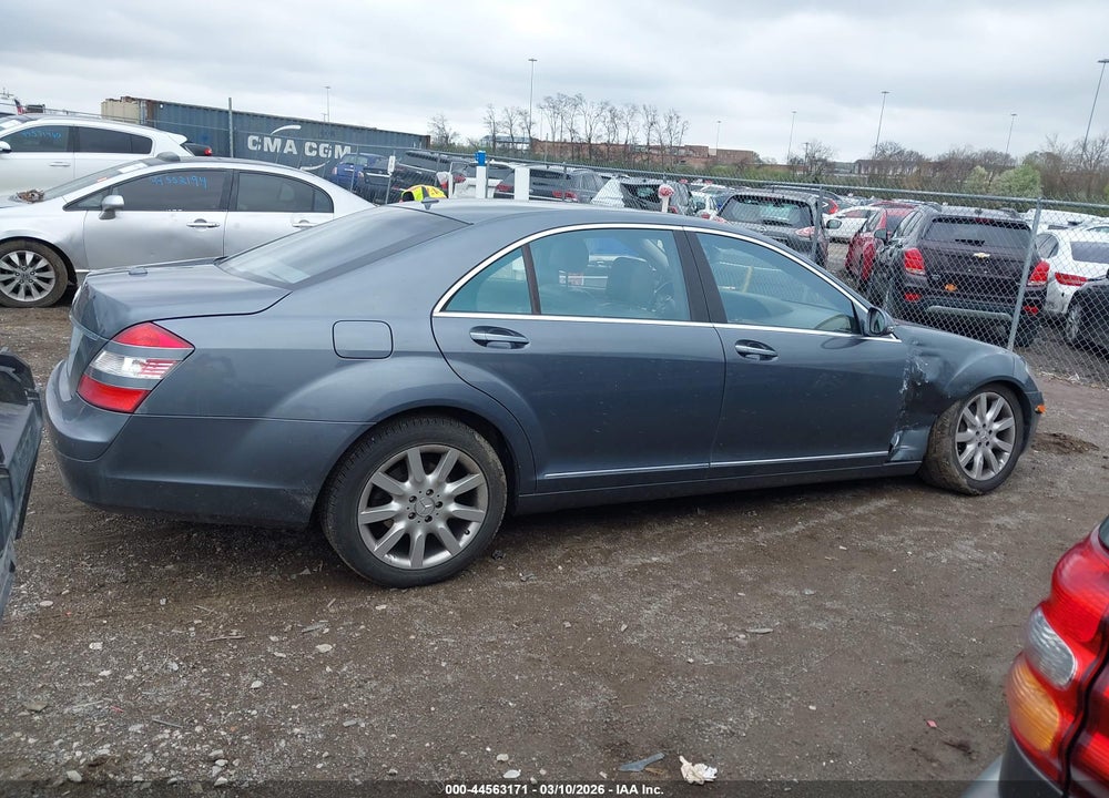 2007 MERCEDES-BENZ S 550 VIN: WDDNG71X57A077219