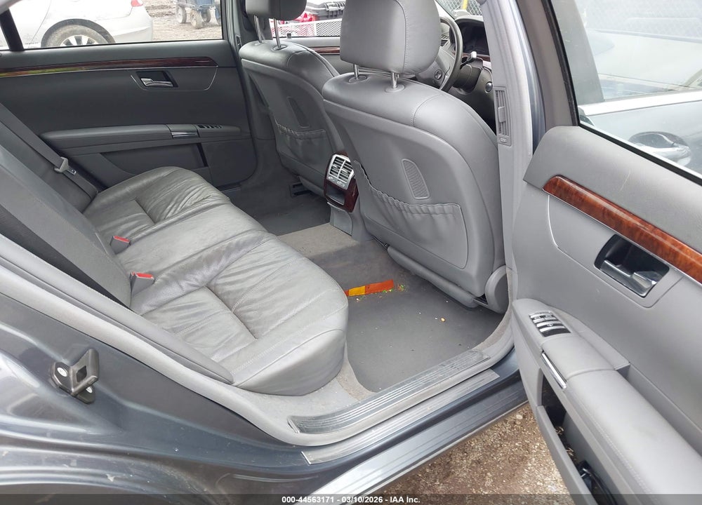 2007 MERCEDES-BENZ S 550 VIN: WDDNG71X57A077219