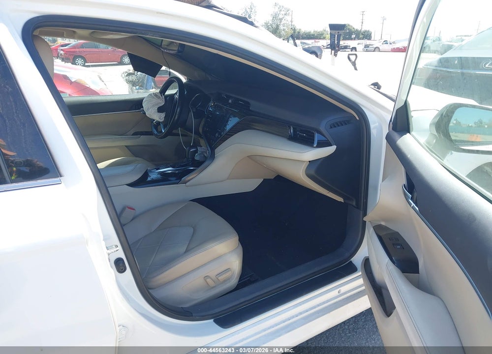 2019 TOYOTA CAMRY HYBRID XLE VIN: 4T1B21HK3KU514592