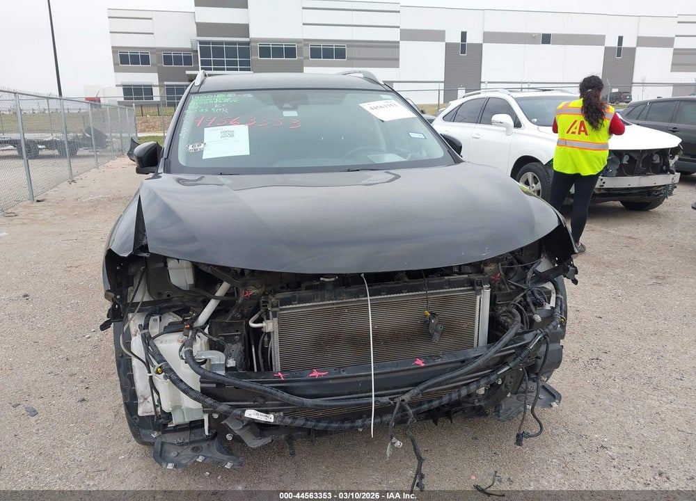 2019 NISSAN ROGUE SV VIN: 5N1AT2MT6KC828921
