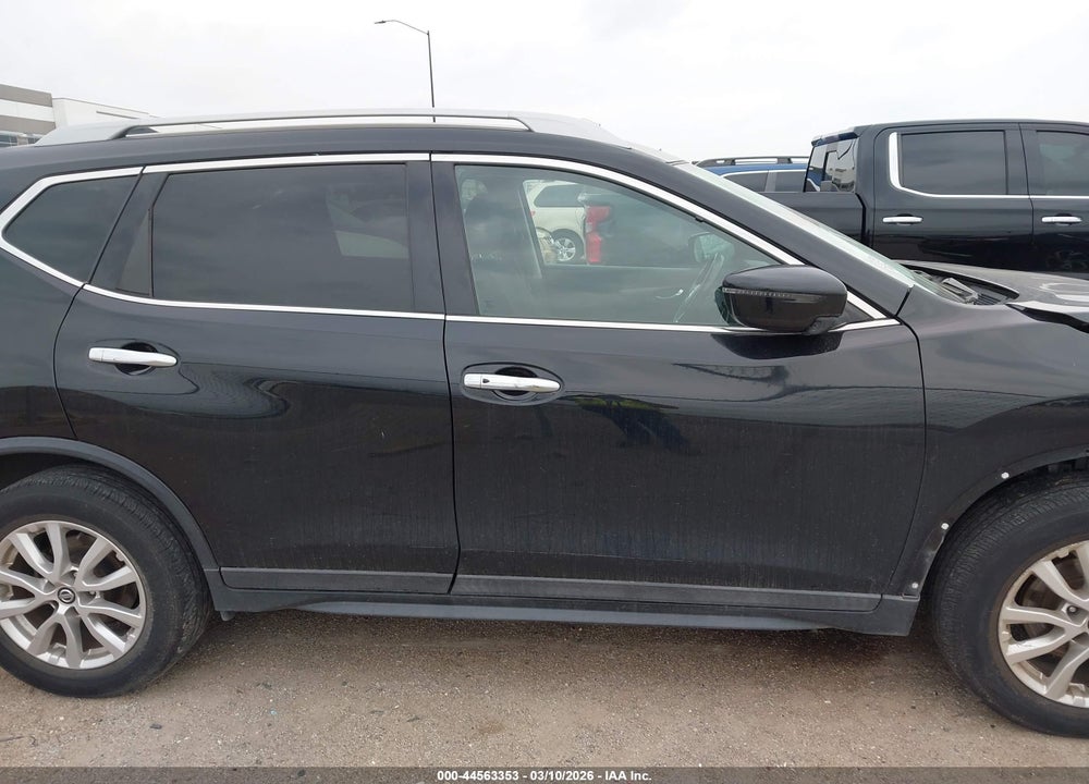 2019 NISSAN ROGUE SV VIN: 5N1AT2MT6KC828921