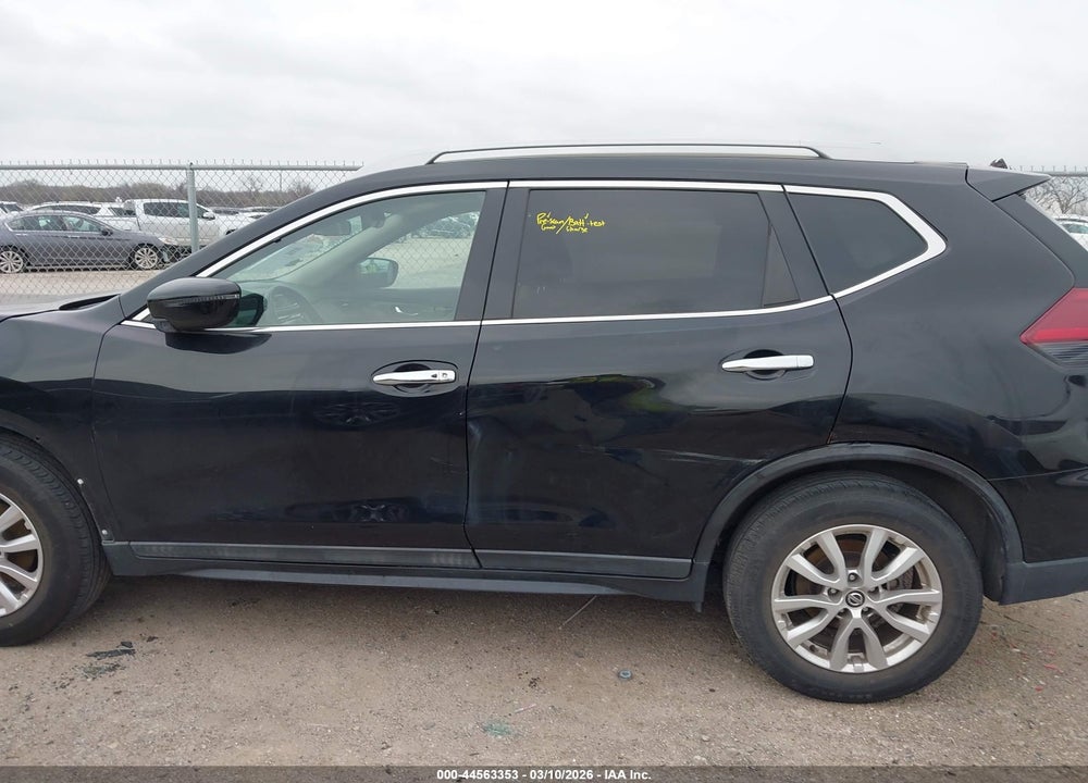 2019 NISSAN ROGUE SV VIN: 5N1AT2MT6KC828921