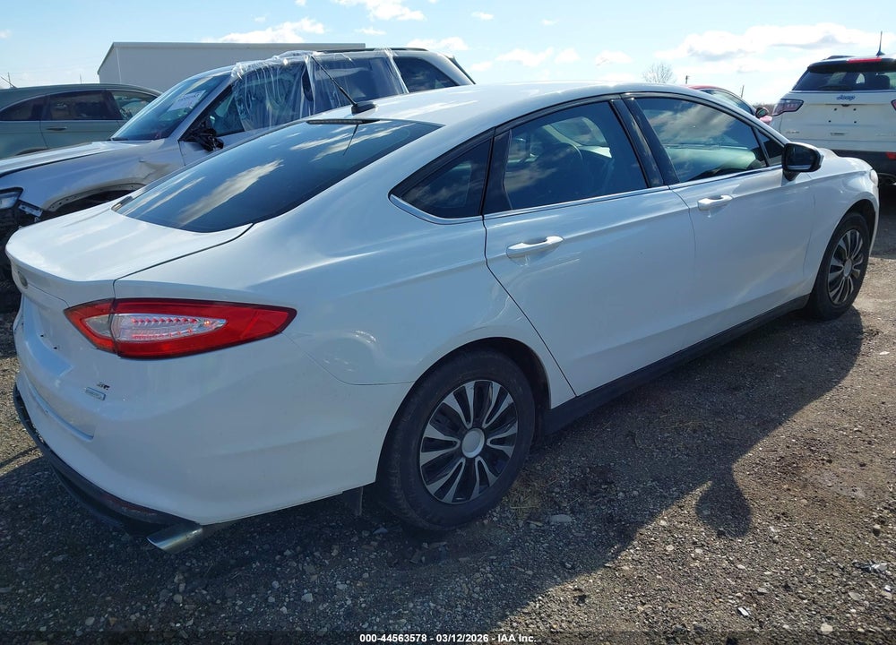 2013 FORD FUSION S VIN: 3FA6P0G75DR290093