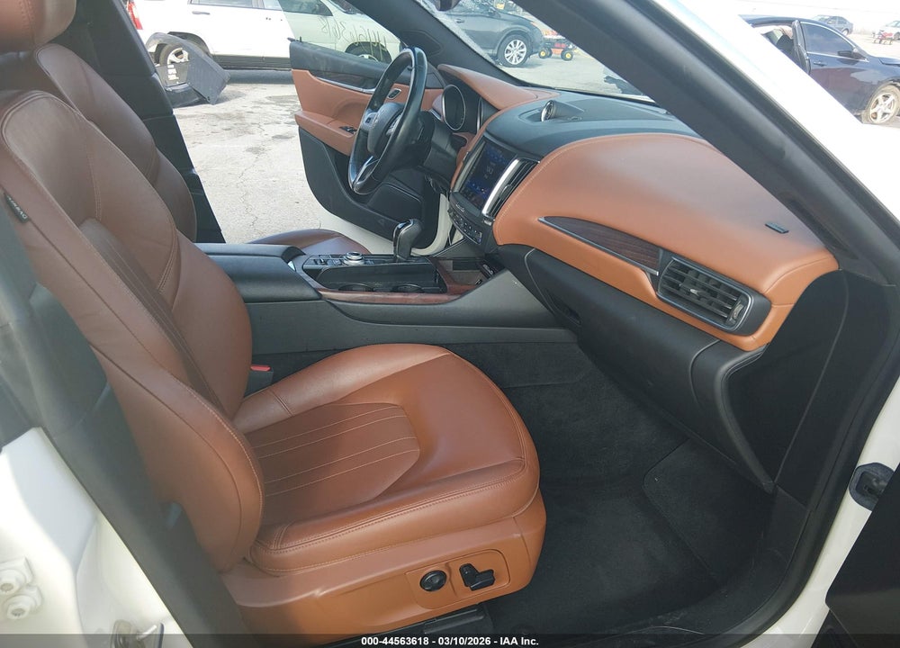2018 MASERATI LEVANTE VIN: ZN661XUA0JX288306